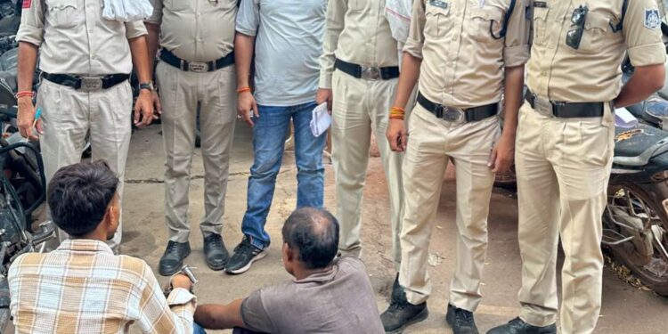 थाना रंगनाथ नगर क्षेत्र में चाकू मारकर कर हत्या करने वाले आरोपियों को पुलिस ने चंद घंटों में किया गिरफ्तार