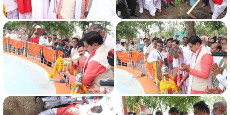 *सीएम डॉ. मोहन यादव ने किए माता के दर्शन, मांगी प्रदेश की खुशहाली और जनता का कल्याण*  – *जल गंगा संवर्धन अभियान का समापन आज* – *सीएम डॉ.यादव ने दिव्यांगजनों को दी ट्राइसाइकिल* – *लखपति दीदी समूहों को मिले 11 इलेक्ट्रिक व्हीकल*