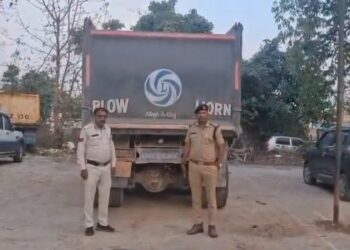 🚨 कटनी में नशे में दौड़ा रहा था हाइवा पुलिस ने घेराबंदी कर दबोचा बड़ा हादसा टला