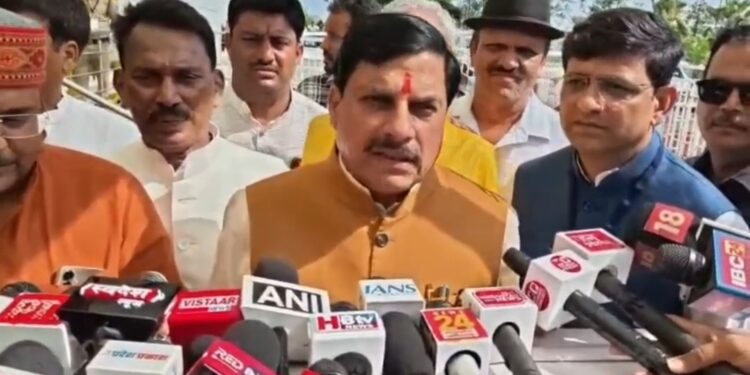 राष्ट्रपति द्रौपदी मुर्मू MP दौरे पर | CM मोहन यादव ने किया भव्य स्वागत