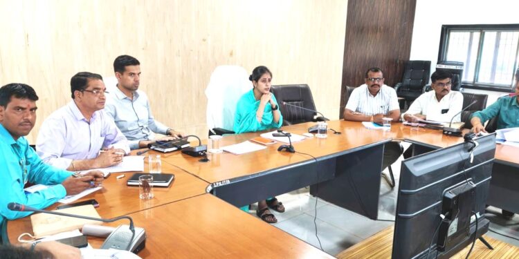 सुश्री कौर ने आंगनबाड़ी भवन निर्माण कार्य में लापरवाही को लेकर दो उपयंत्रियों को शोकाज नोटिस जारी करने दिए निर्देश, एक को किया अवैतनिक