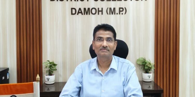 33 पेट्रोल पंपो पर जनसुरक्षा को लेकर वैध लाइसेंस नही, प्रशासन ने जारी किया नोटिस बिना विस्फोटक लाइसेंस पेट्रोल-डीजल बिक्री पर बड़ी कार्रवाई 33 पेट्रोल पंपों को नोटिस, इंडियन ऑयल के रीजनल अधिकारी से भी जवाब-तलब