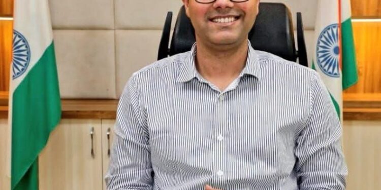 कलेक्टर श्री तिवारी ने खाद्य विभाग में किया कार्य विभाजन, अधिकारियों को सौंपी नई जिम्मेदारियां