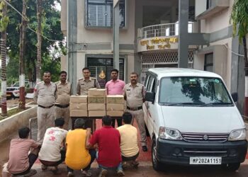 *थाना स्लीमनबाद पुलिस की बड़ी कार्रवाई: बड़ी मात्रा में अवैध शराब के साथ 05 आरोपी गिरफ्तार, वाहन जप्त*