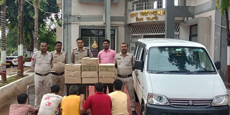 *थाना स्लीमनबाद पुलिस की बड़ी कार्रवाई: बड़ी मात्रा में अवैध शराब के साथ 05 आरोपी गिरफ्तार, वाहन जप्त*