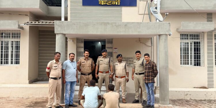 बड़वारा पुलिस नें किया स्कूटी की डिग्गी से पैसे चुराने वालो को गिरफ्तार