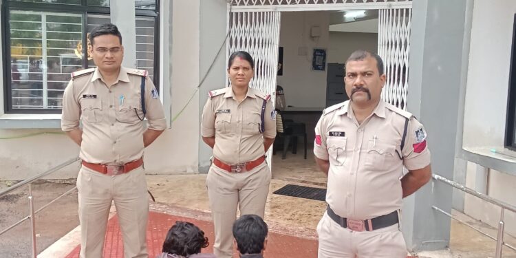 थाना स्लीमनाबाद पुलिस ने नाबालिग बालिका से बालात्कार करने वाले 02 आरोपियो को 24 घंटे के अंदर किया गिरफ्तार*