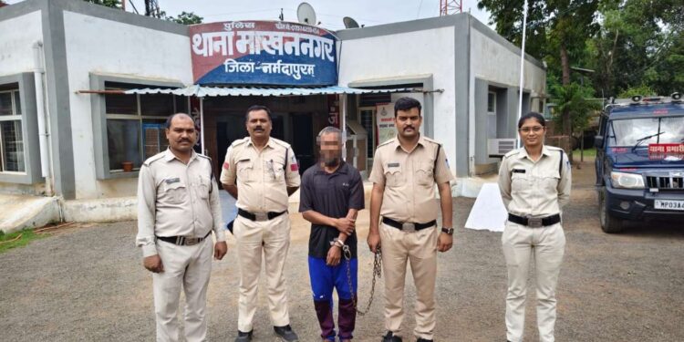 हजरत गौरी शाह दरगाह में तोडफोड करने वाला आरोपी गिरफ्तार,शराब के लिये चोरी और तोड़फोड़ का हुआ खुलासा… वीडियो