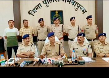 नर्मदापुरम की पॉश कॉलोनी “रिवर व्यू”के सूने घर में हुई लाखों की चोरी का पुलिस ने किया पर्दाफाश,पुलिस अधीक्षक साईं कृष्णा एस थोटा ने पत्रकार वार्ता कर घटना का किया खुलासा,कार चालक ही निकला शातिर चोर..! वीडियो