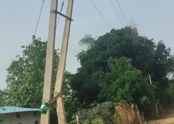 *💥रजरवारा नंबर 1 में 3 महीने से जला ट्रांसफार्मर वार्ड नंबर 6/7 के लोग परेशान जवाबदार नहीं दे रहे ध्यान अंधेरे में रहने को मजबूर वार्डवासी💥*