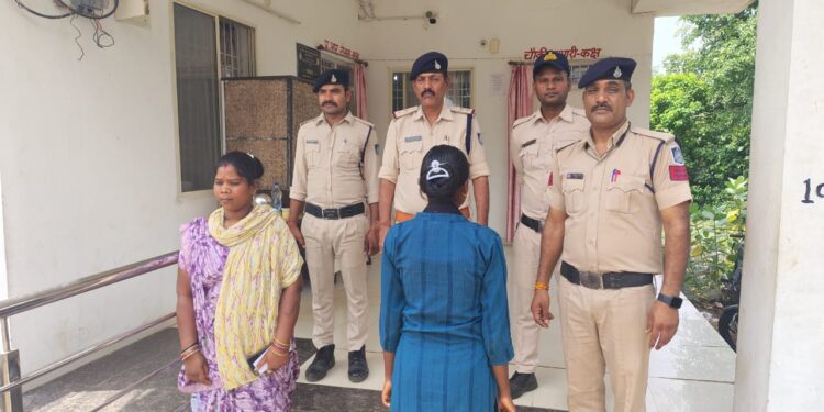 * चौकी सिलौंडीं थाना ढीमरखेड़ा पुलिस द्वारा नाबालिक लड़की को दस्तयाब कर परिजनो के सुपुर्द किया गया।