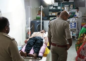 सिटी मॉल के पास युवक पर चाकू से जानलेवा हमला, रात के सन्नाटे में मची अफरा-तफरी!*