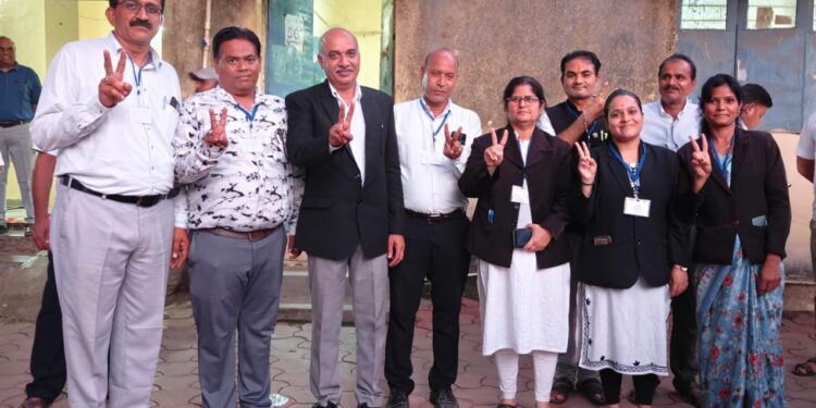 जिला अधिवक्ता संघ चुनाव में सुरेंद्र सिंह राजपूत रिकॉर्ड मतों से अध्यक्ष निर्वाचित,नई कार्यकारिणी घोषित….!