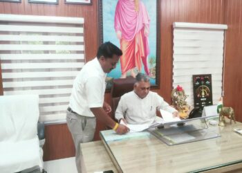 बड़वारा विधायक ने सिलौंडी कॉलेज में पोस्ट ग्रेजुएट शुरू कराने की मांग किया