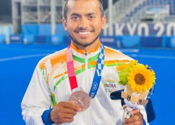 विश्व कप के रण में मध्यप्रदेश का गौरव : नर्मदापुरम के खिलाड़ी विवेक सागर प्रसाद का भारतीय हॉकी विश्व कप टीम में चयन,कलेक्टर श्री सोमेश मिश्रा ने दी हार्दिक बधाई…