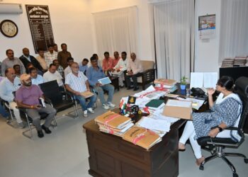 *निगमायुक्त ने राजस्व वसूली की समीक्षा बैठक में दिए सख्त निर्देश, बिल वितरण, सर्वे, नामांतरण एवं वसूली कार्यों की प्रतिदिन हो मॉनिटरिंग*