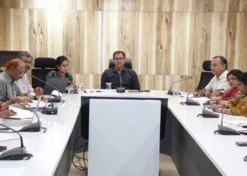 *हर बच्‍चे का नामांकन और गुणवत्तापूर्ण शिक्षा हो सुनिश्चित- कलेक्‍टर*