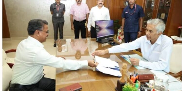 अशोक बर्णवाल ने मुख्य सचिव का कार्यभार ग्रहण किया*