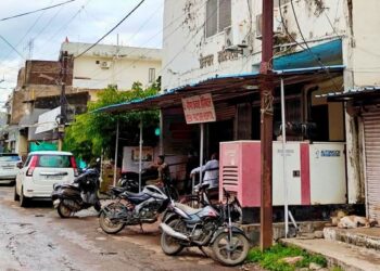 खुले में बायो बेस्ट फैंकने पर मीणा फ्रेक्चर अस्पताल पर नगर पालिका ने किया 15 हजार रुपए का जुर्माना…!