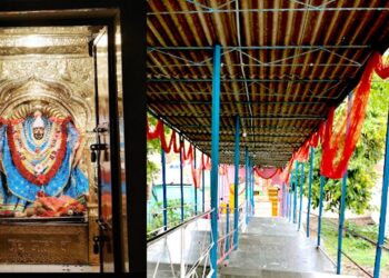 *💥विजयराघवगढ़ में प्रसिद्ध स्थित मां शारदा के मंदिर में चोरों ने बोला धावा, ताला तोड़कर मुकुट और छत्र के गए चोर💥*