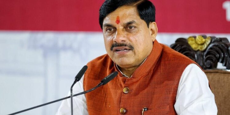 *जन विश्वास अभियान: हर शुक्रवार जनता के द्वार पहुंचेगी डॉ. मोहन सरकार*  * *सीएम डॉ. यादव की पहल -7 अगस्त से पूरे प्रदेश में शुरू होगा जन विश्वास अभियान* * *मंत्री, विधायक, कलेक्टर और अधिकारी गांव-वार्डों में पहुंचकर सुनेंगे समस्याएं* * *सरकारी योजनाओं के क्रियान्वयन की होगी जमीनी समीक्षा*