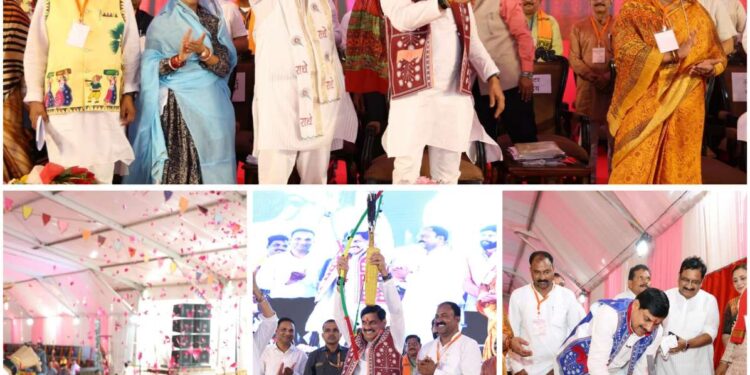 *सीएम डॉ. मोहन ने स्व-सहायता समूहों को दिए 300 करोड़, झाबुआ के लिए खोला सौगातों का पिटारा* – *थांदला में हुआ स्व-सहायता समूहों का क्षमतावर्धन एवं ऋण वितरण कार्यक्रम* – *झाबुआ में 174.64 करोड़ के 29 विकास कार्यों का हुआ भूमि-पूजन* – *सीएम डॉ. यादव ने किया 109.17 करोड़ की लागत के विकास कार्यों का लोकार्पण* – *प्रधानमंत्री नरेंद्र मोदी के नेतृत्व में तेजी से आगे बढ़ रहा मध्यप्रदेश*