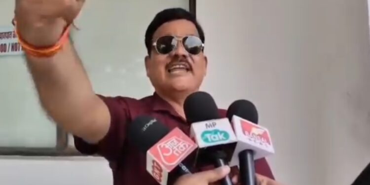 🔥 निलंबित उपयंत्री का बड़ा धमाका! “नीचे से ऊपर तक जाता है चंदा-कमीशन, हम तो सिर्फ एजेंट” मचा हड़कंप