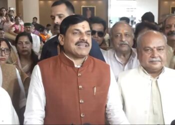 *UCC को लेकर सीएम डॉ. यादव ने साधा विपक्ष पर निशाना, कहा- इस पर रुख स्पष्ट करे कांग्रेस*  – *हर विषय को हिंदू-मुस्लिम, वोट बैंक के नजरिए से देखती है कांग्रेस* – *समान नागरिक संहिता पर सभी धर्मों के लोगों ने खुलकर रखे विचार*