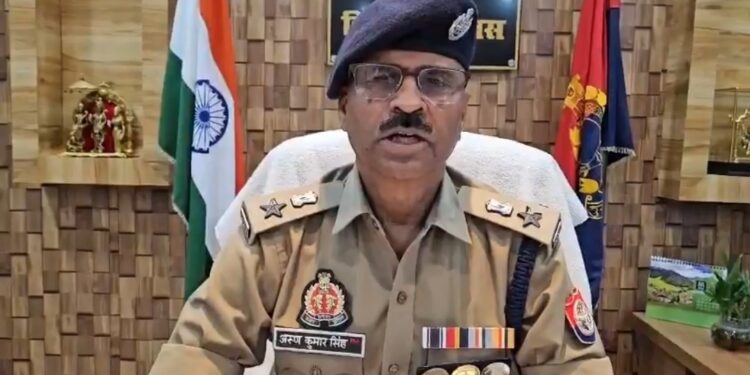 साल की लड़की के साथ 3 बाइकर्स ने सामूहिक बलात्कार किया है. VIDEO