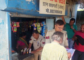अवैध मदिरा के विरुद्ध आबकारी अमले की कार्रवाई