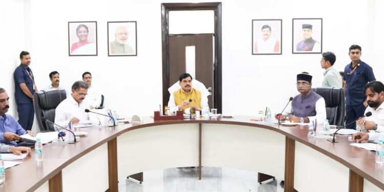 *यूथ पर फोकस, सीएम डॉ. मोहन बोले- 9 अगस्त को निकालें भव्य तिरंगा यात्रा* – *सीएम डॉ. यादव ने की खेल-युवा कल्याण विभाग की समीक्षा* – *खिलाड़ियों के पोषण और प्रशिक्षण पर दें विशेष ध्यान* – *प्रदेश के सभी सांदीपनि विद्यालयों में उपलब्ध भूमि पर बनाएं खेल परिसर*