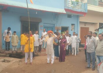 श्री बाला जी मंदिर मैं श्री राम चरित मानस पाठ शुरू सुबह प्रभातफेरी में बैंड बाजा साथ पूरे गांव भ्रमण