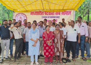 कटनी में पटवारियों की अनिश्चितकालीन हड़ताल जारी*