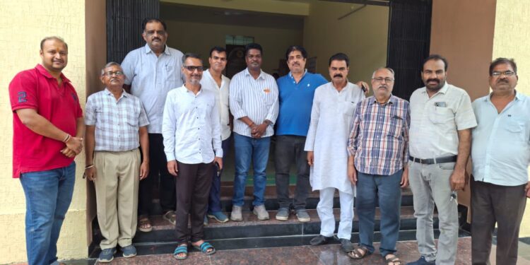 पांढुर्णा में नो-एंट्री समय में छूट की मांग को लेकर विधायक निलेश उईके ने कलेक्टर को सौंपा ज्ञापन*