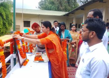 स्वतंत्रता दिवस पर नगर परिषद कैमोर में ध्वजारोहण, नागरिकों से स्वच्छता और विकास में सहयोग की अपील