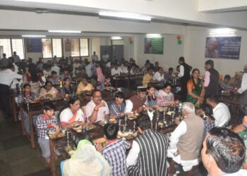 स्वतंत्रता दिवस के पर खेल एवं युवा कल्याण तथा सहकारिता मंत्री विश्वास सारंग ने बच्चों के साथ किया विशेष भोज…