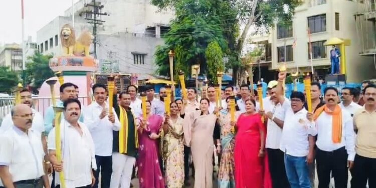 *राष्ट्रीय गीत वंदे मातरम् के अपमान पर, भाजपा ने खोला मोर्चा, मसाल रैली निकाल कर कांग्रेस के खिलाफ विरोध प्रदर्शन*