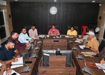 *समय-सीमा प्रकरणों में देरी बर्दाश्त नहीं, 20 अगस्त तक पूर्ण करें डीएलसी का शेष कार्य – निगमायुक्त सुश्री परिहार* *महत्वपूर्ण विकास परियोजनाओं को गति देने के साथ सिक्मी किरायेदारी पर कार्रवाई के निर्देश*