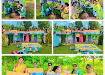 हरियाली तीज आंनद उत्सव पर तिरंगा देकर एंव पौधारोपण कार्य कर मातृशक्तियों को किया सम्मानित … समाजसेवी व अधिवक्ता रेखा अंजू तिवारी द्वारा अनोखी पहल की गई……