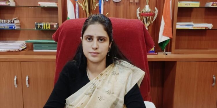 *सीएम हेल्पलाइन की शिकायतों के संतुष्टि पूर्ण निराकरण के मामले में जिला पंचायत कटनी “ए” ग्रेड के सातवें पायदान पर होते हुए टॉप टेन में*