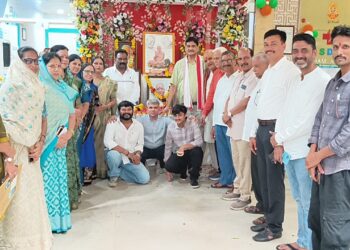 मानव सेवा का महासंगम: श्रीधाम हॉस्पिटल में निःशुल्क स्वास्थ्य शिविर  लगभग 250 मरीजों का स्वास्थ्य परीक्षण, भोपाल से पहुंचे विशेषज्ञ चिकित्सकों ने दी सेवाएं