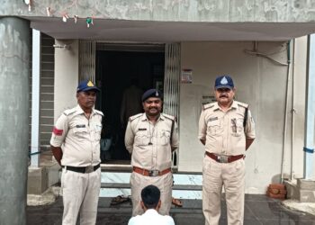 बड़बारा थाना प्रभारी सुयश पाण्डेय की टीम ने   ने बलात्कार के फरार आरोपी को किया गिरफ्तार