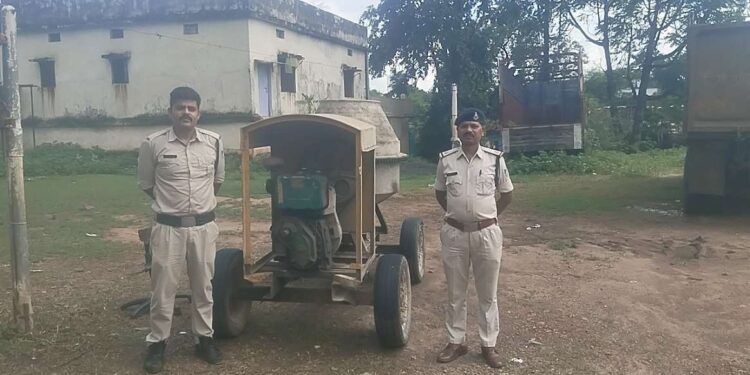 थाना प्रभारी निरीक्षक महिमा रघुवंशी के नेतृत्व में ढीमरखेड़ा पुलिस ने चोरी गई मिक्सर मशीन को बरामद किया गया
