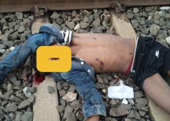 पिपरिया रेलवे फाटक के पास ट्रैक पर मिला सुतरी निवासी 20 वर्षीय युवक का शव  ट्रेन से घर लौट रहा था युवक, घड़ी-मोबाइल और बैग सुरक्षित मिले, मौत की वजह बनी पहेली