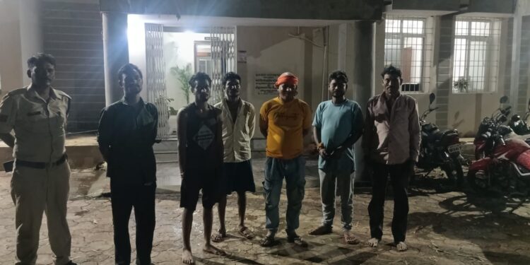 थाना प्रभारी सुयश पाण्डेय,मय स्टाप ने जुआरियों के खिलाफ प्रहार, दो जुआ फड़ों पर रेड की कार्रवाई