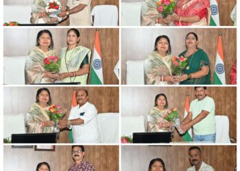 *चार वर्षों की विकास यात्रा बनी जनविश्वास की पहचान*  *महापौर श्रीमती प्रीति संजीव सूरी एवं नगर निगम परिषद के चार वर्ष पूर्ण, जनप्रतिनिधियों ने पुष्पगुच्छ भेंट कर दी शुभकामनाएं*