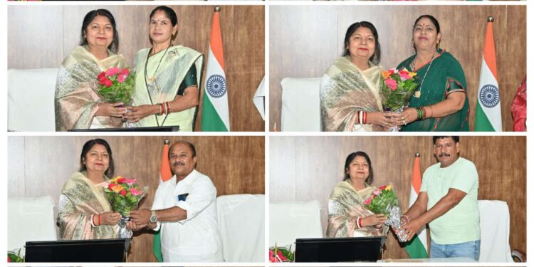 *चार वर्षों की विकास यात्रा बनी जनविश्वास की पहचान* *महापौर श्रीमती प्रीति संजीव सूरी एवं नगर निगम परिषद के चार वर्ष पूर्ण, जनप्रतिनिधियों ने पुष्पगुच्छ भेंट कर दी शुभकामनाएं*