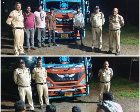 थाना प्रभारी निरीक्षक अखलेश दाहिया के नेतृत्व में बकरा बकरी को कूरतापूर्वक भरकर अवैध रूप से परिवहन करते चार व्यक्तियो को पकड़ने एवं ट्रक जप्त करने में सफलता प्राप्त की