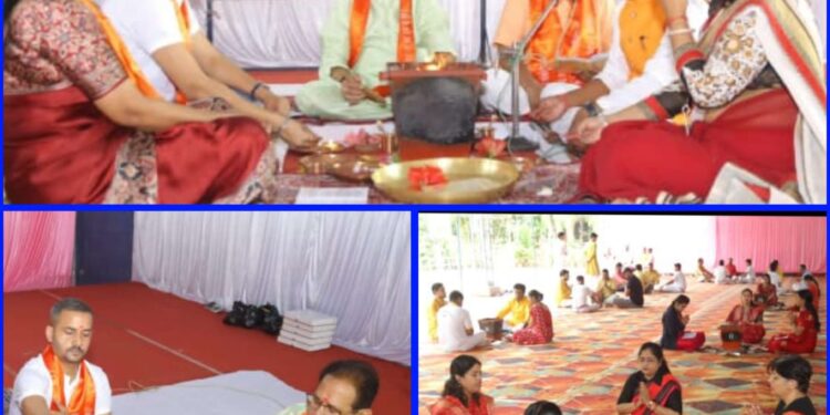21 कुंडीय यज्ञ से गूंजा जेपीवीडीएवी विद्यालय का प्रांगण, धूमधाम से मना 28वां स्थापना दिवस