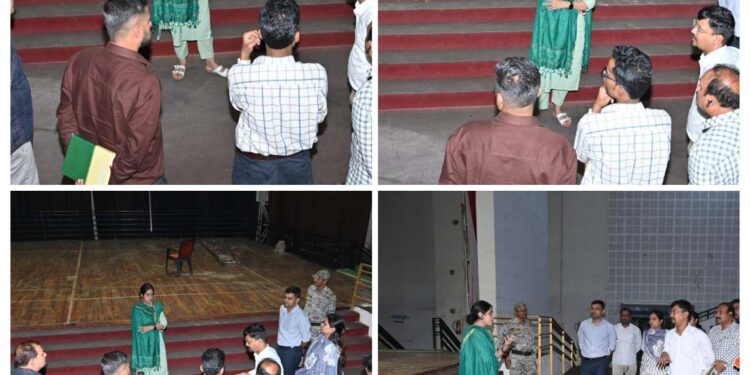 प्रभारी आयुक्त एवं जिला पंचायत सीईओ श्रीमती कौर ने कार्यक्रम स्थल का निरीक्षण कर, समय-सीमा में सभी तैयारियां पूर्ण करने के दिये निर्देश